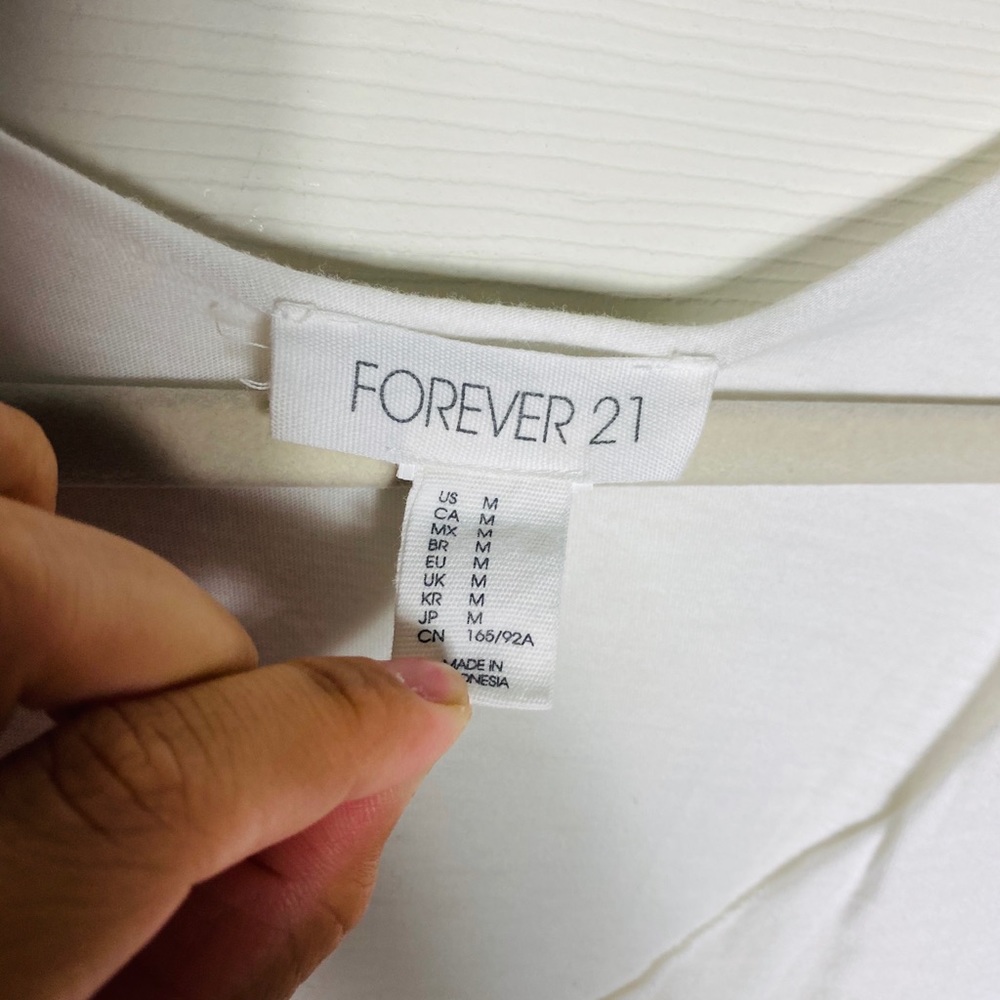 Forever 21 top tassels  M white euc womens - Picture 2 of 5